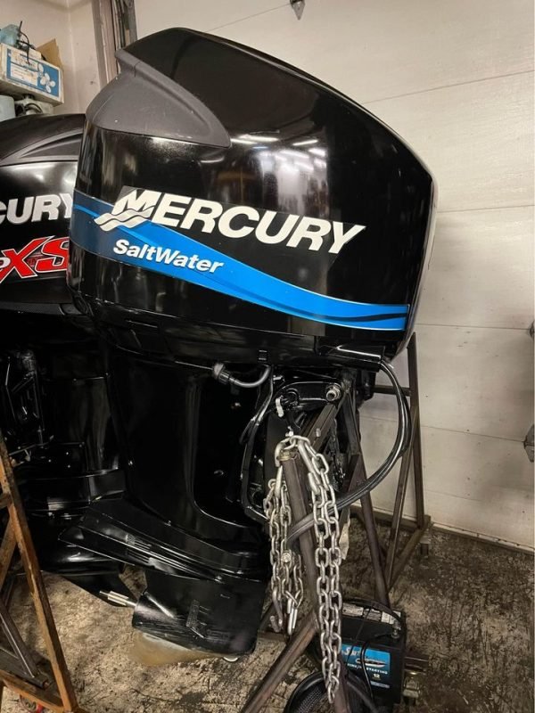 2004 Mercury 8221 Engine - Commercial View