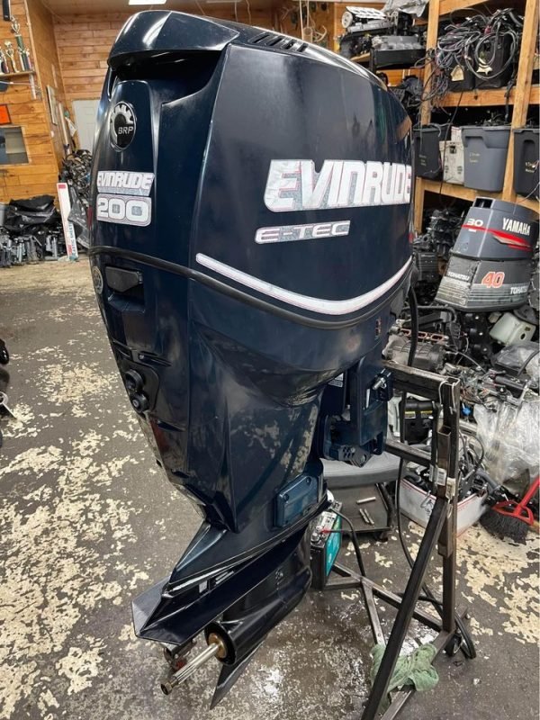 2010 Evinrude 200 Engine - Commercial View