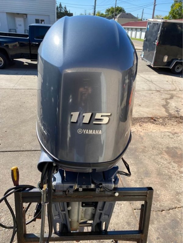 2015 Yamaha 115 Engine - Commercial View