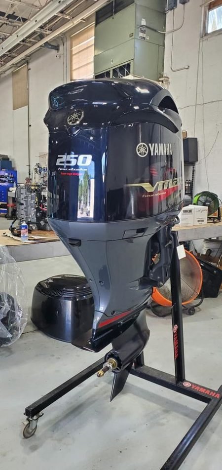 2017 Yamaha 250 Engine - Commercial View
